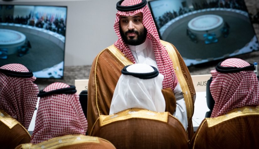 كيف يقوم فقهاء السلطان بتأصيل الاستبداد وتكفير المعارضين؟