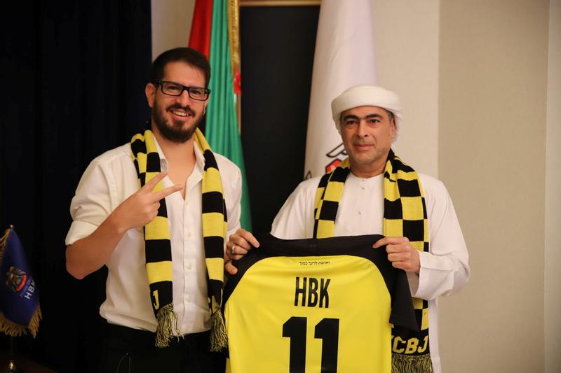 عقبات تواجه التطبيع الإماراتي الإسرائيلي الكروي.. صفقة شراء النادي العنصري قد تفشل لهذه الأسباب