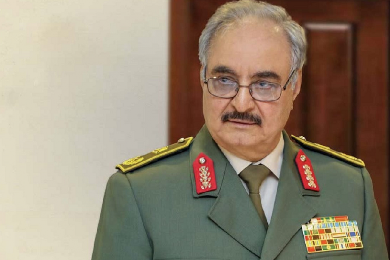 محاولة للانقلاب العسكري على خليفة حفتر ..شارك فيها مدير مكتبه ونجل القذافي
