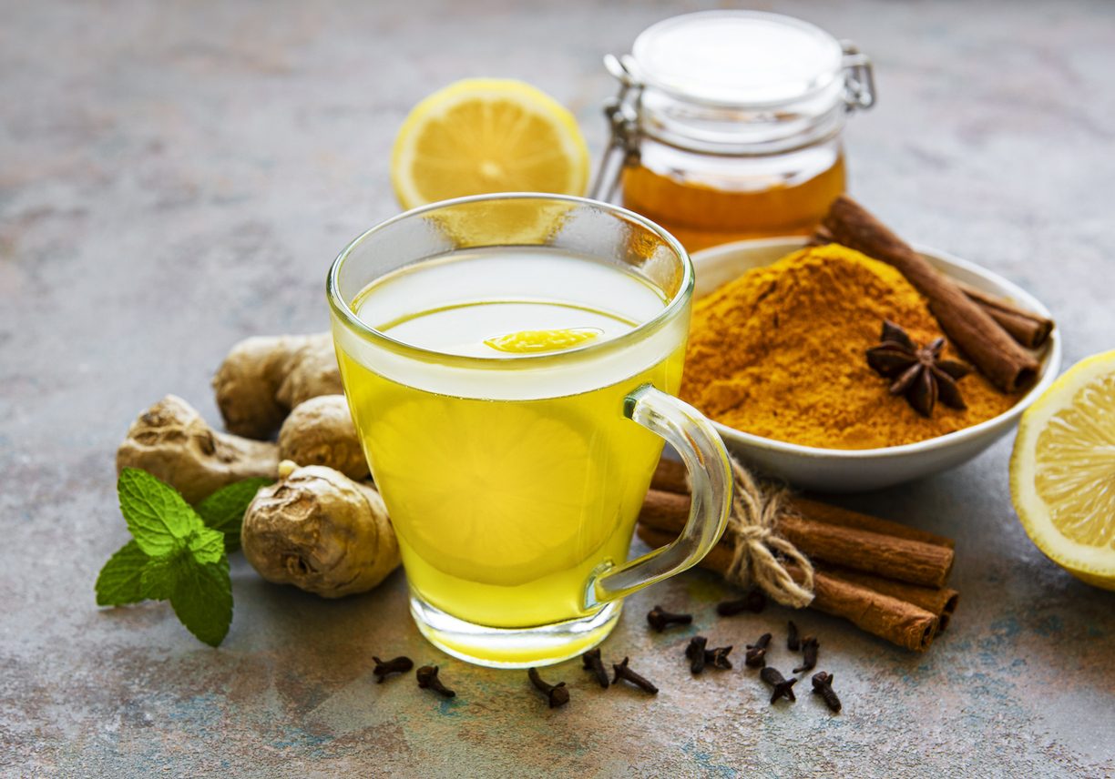 iStock/من فوائد الكركم الأخرى أيضاً أنه يساعد على تقليل حب الشباب وإخفاء الندوب الناتجة عنه، ومعالجة البثور الأخرى أيضاً.