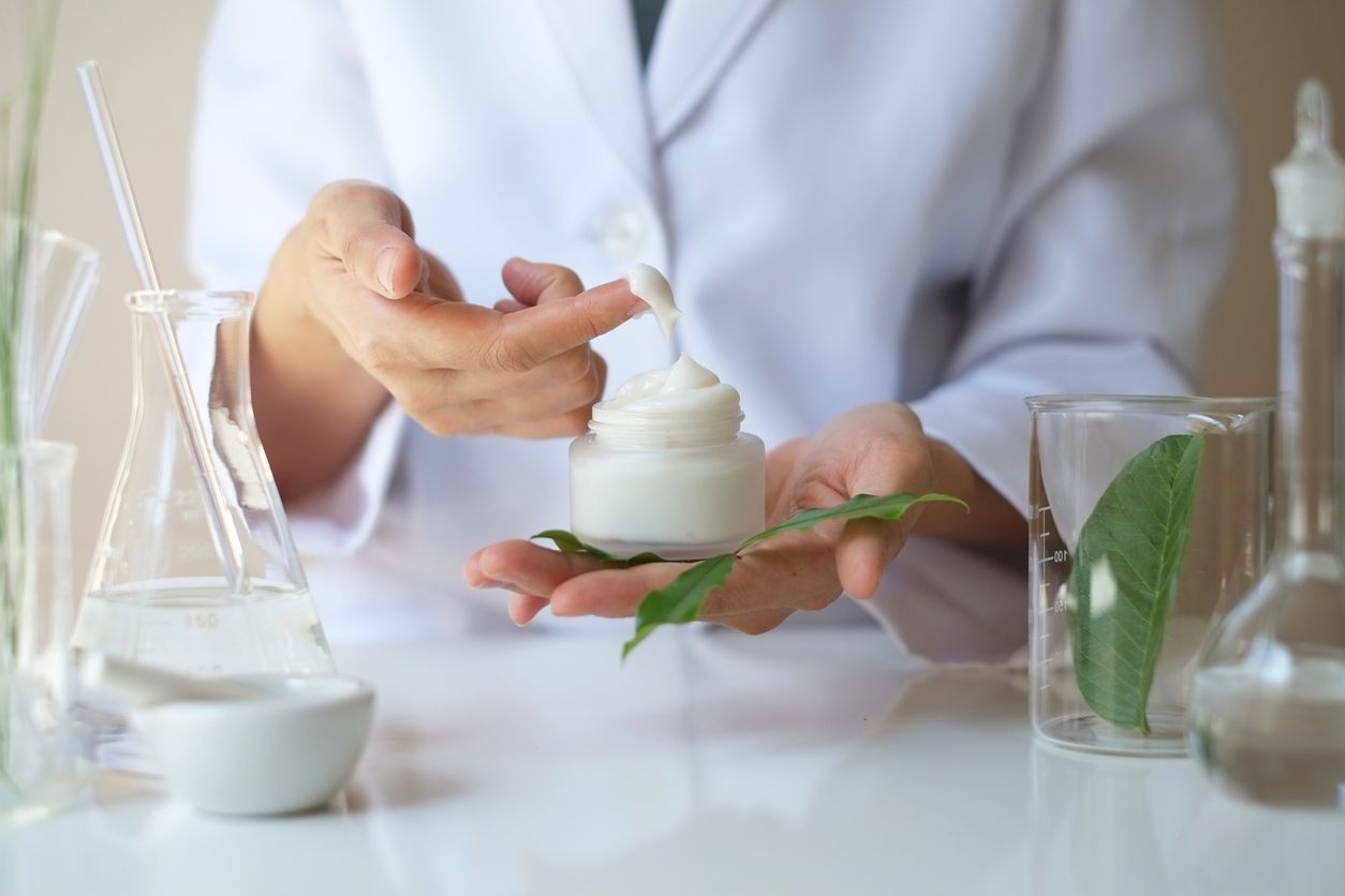 مكونات منتجات العناية بالبشرة