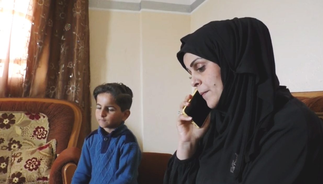 الاحتلال يمزّق العائلات الفلسطينية.. هكذا تحرم إسرائيل منذ سنوات أُمّاً في غزة من لقاء أطفالها بالضفة