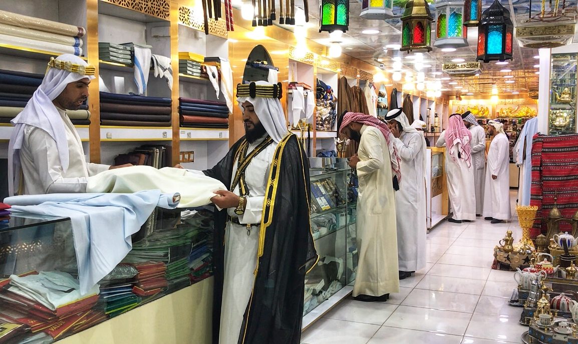 الدشداشة في إيران.. هوية عربية للأهوازيين وبوابة مشاريع اقتصادية