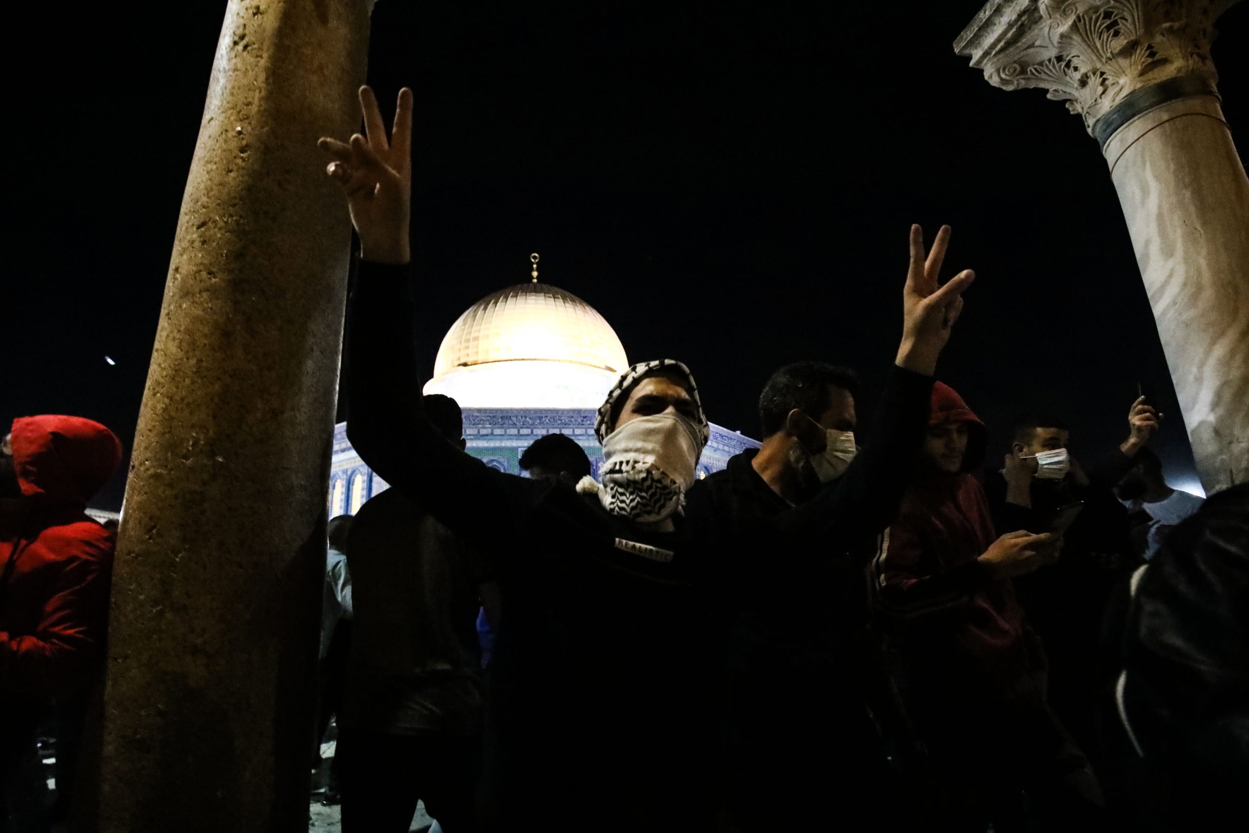 المسجد الأقصى “مظلم” في ليلة القدر بسبب اعتداءات الإسرائيليين.. الفلسطينيون اعتادوا تزيينه كل عام