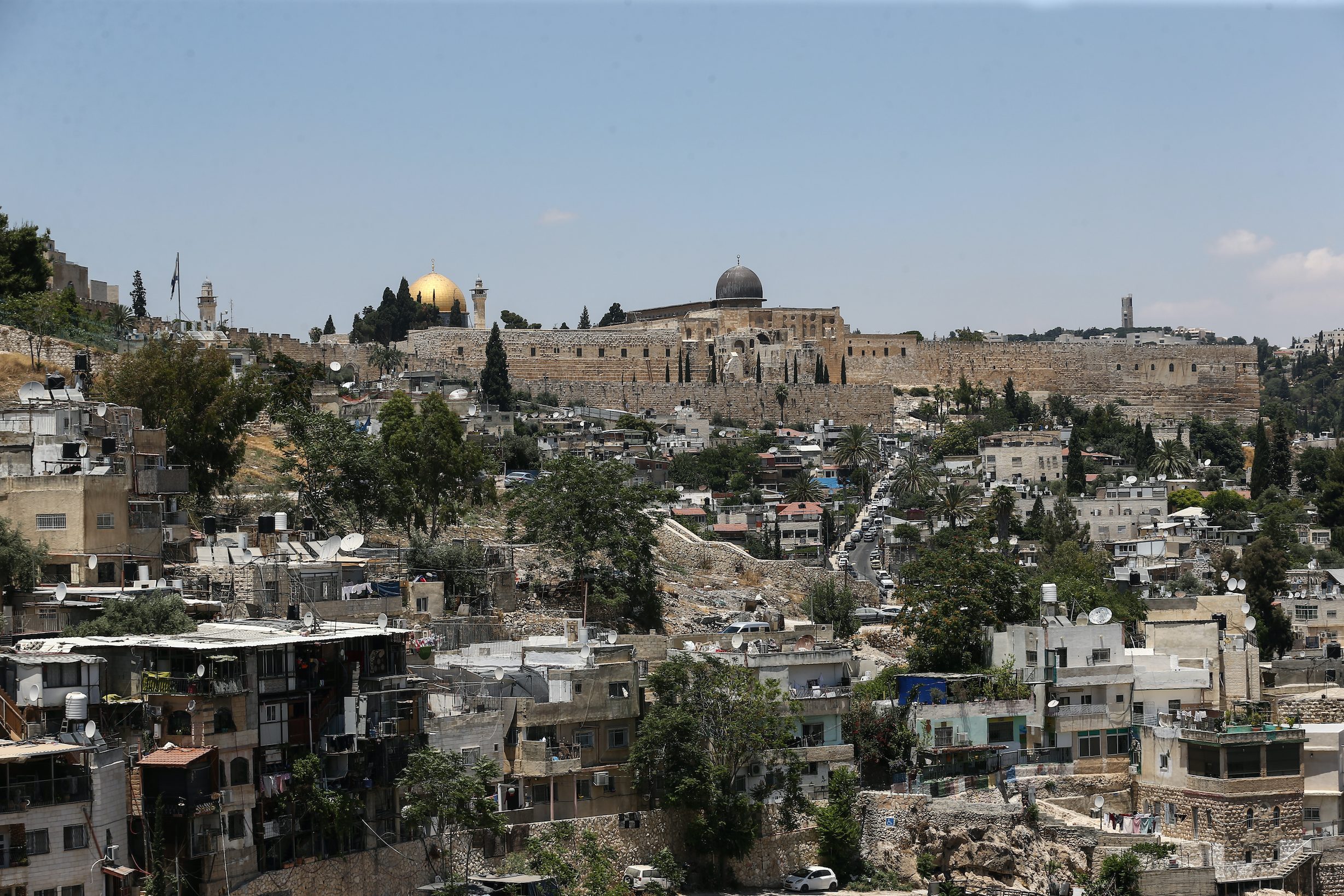 القدس الشرقية فلنشعل قناديل صمودها