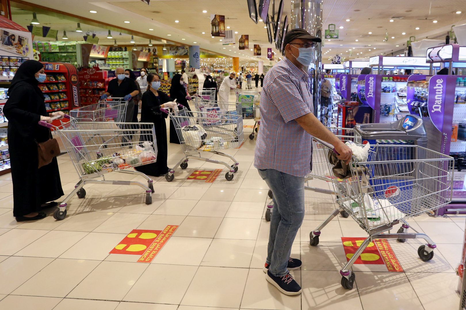 السعودية فتح المحلات وقت الصلاة