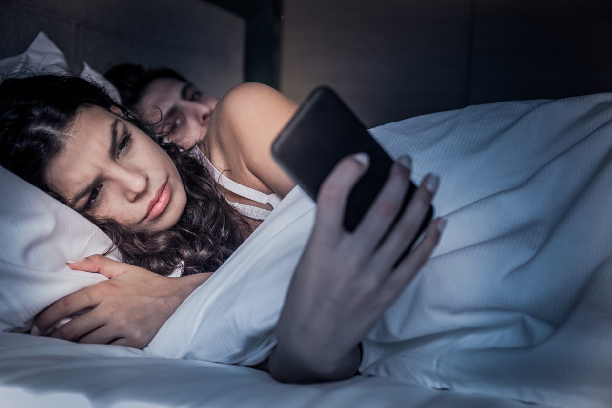 الكذب المزمن يؤدي لأمراض القلب والقلق المزمن - iStock