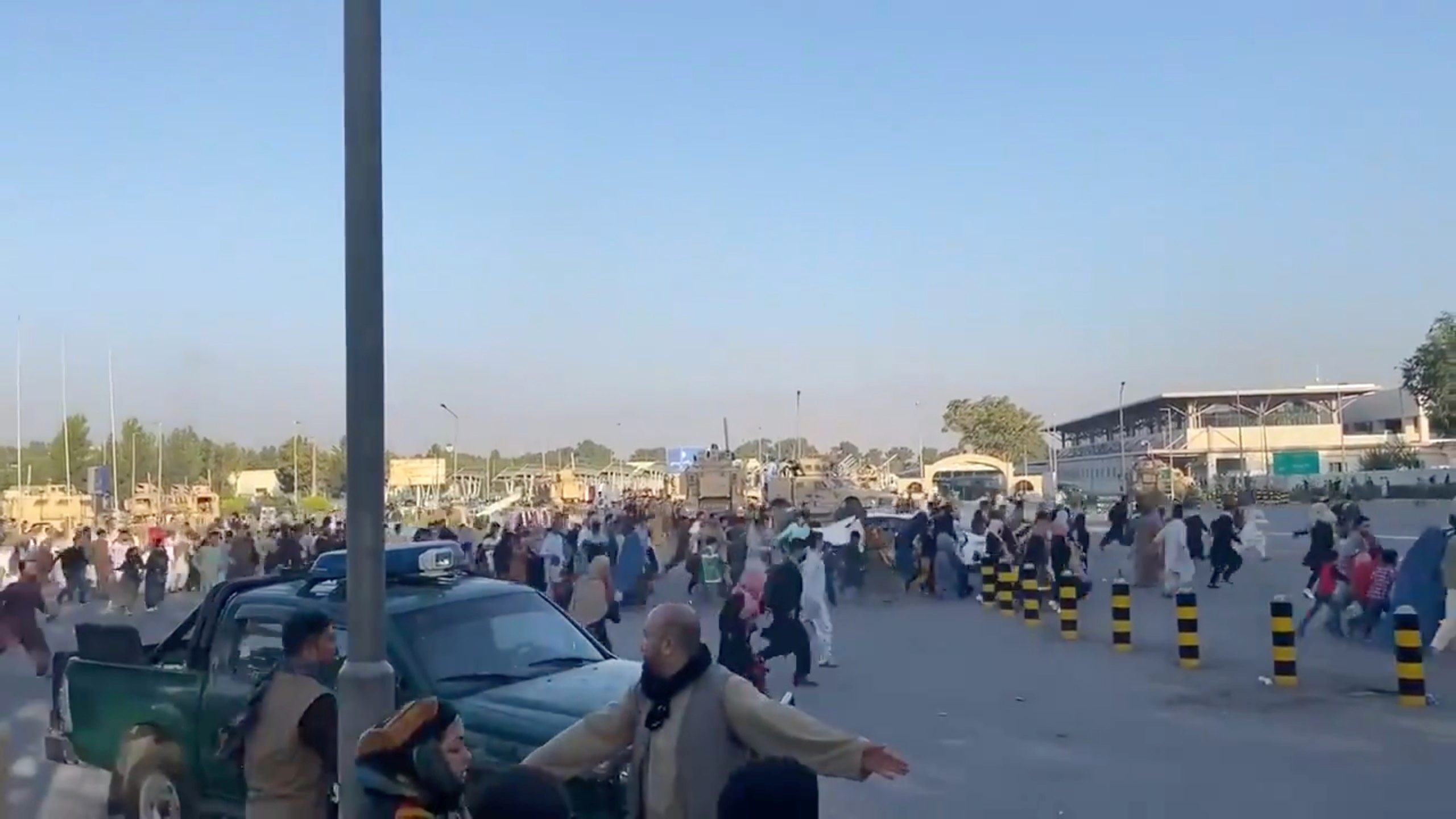 مطار كابول أفغانستان بريطانيا طالبان