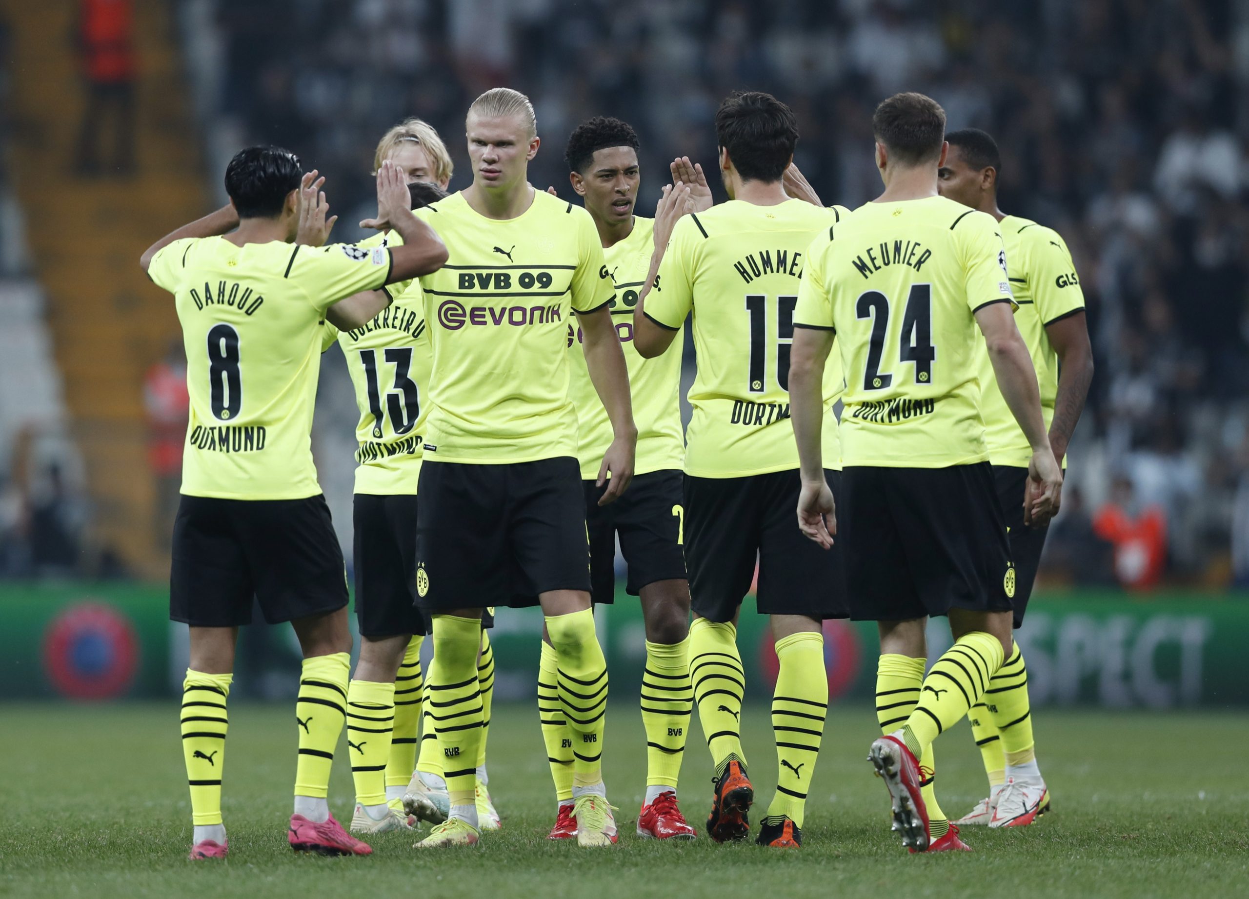 قميص بروسيا دورتموند الجديد لم ينل اعجاب جماهير النادي (رويترز)