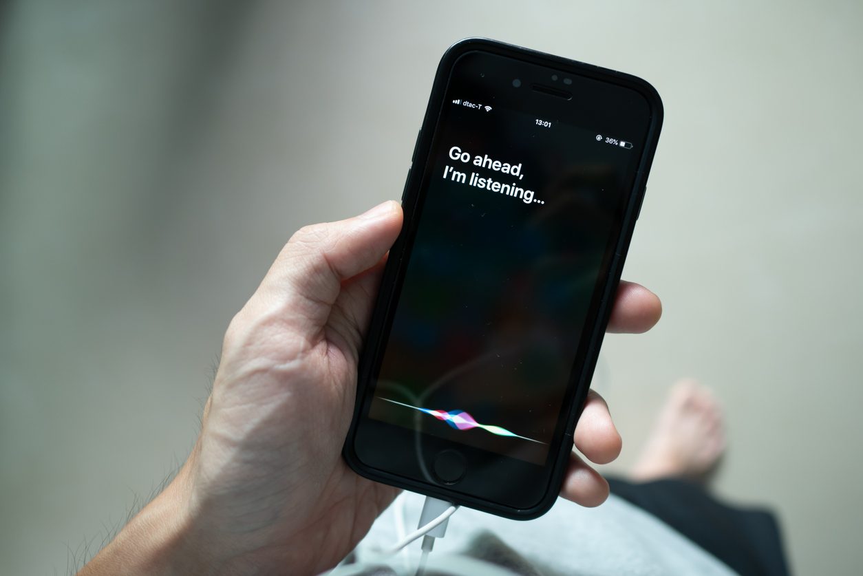 تغيير صوت ولغة Siri على آيفون وآيباد وماك وساعة آبل