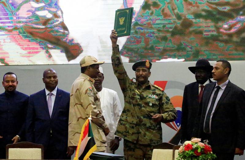 بعد احتجاجات السودان.. هل تؤدي الضغوط الدولية لتسليم العسكريين للسلطة أم لمزيد من الخداع للمدنيين؟
