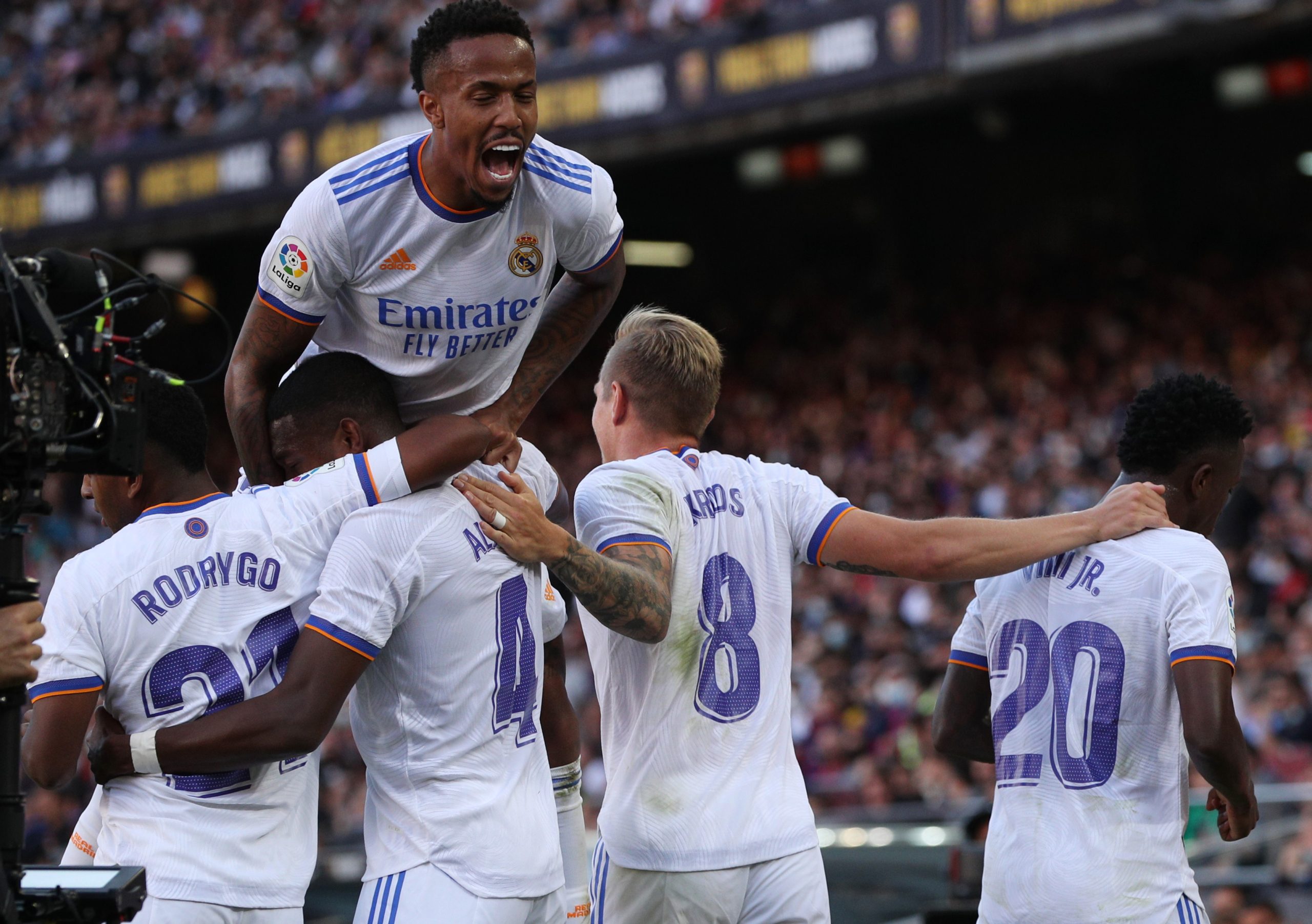 ريال مدريد يحسم الكلاسيكو أمام برشلونة (رويترز)
