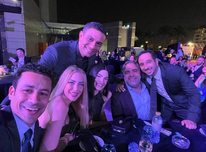 نجوم المسلسل خلال حفل الإطلاق