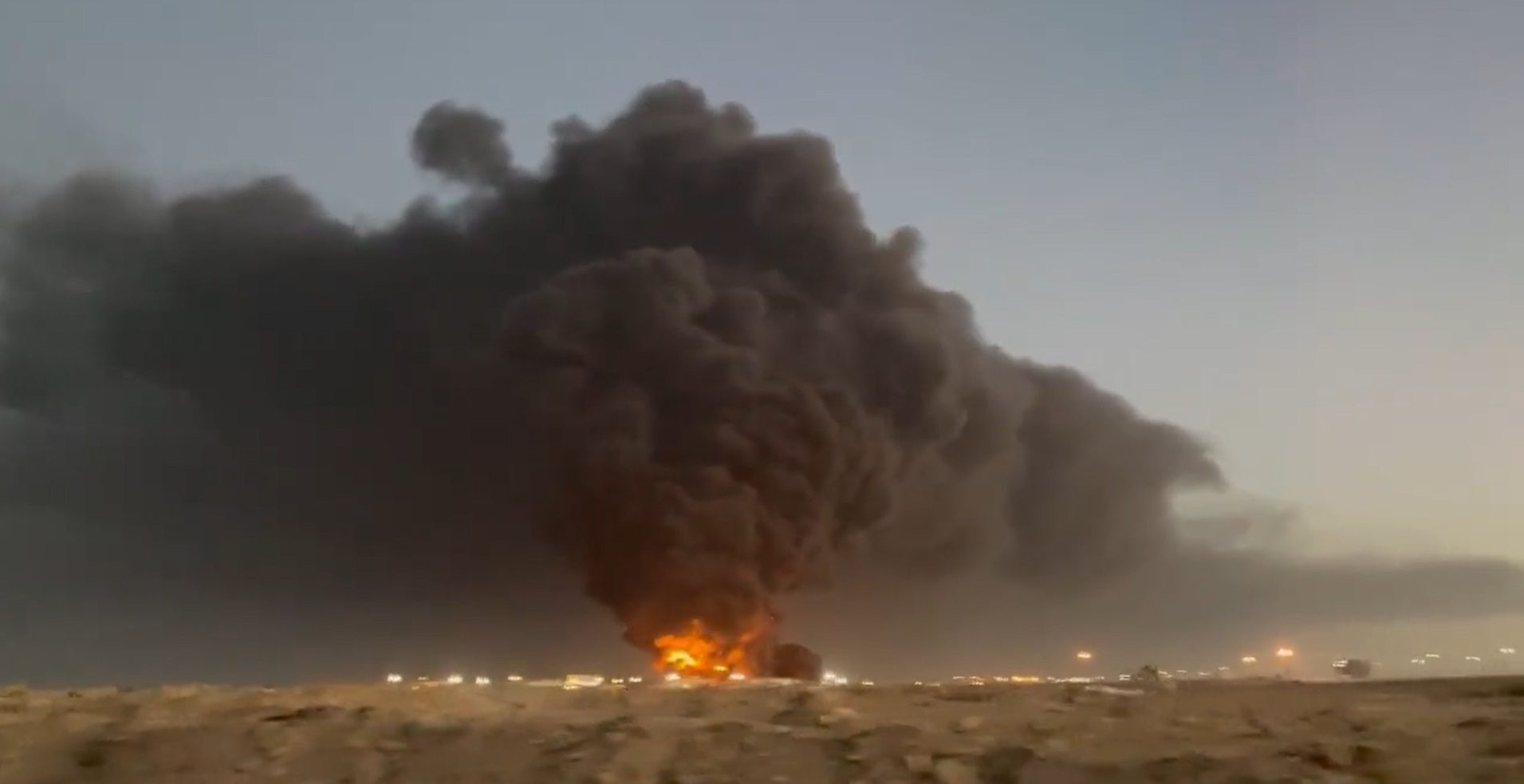 هجمات الحوثي على السعودية تدفع “النفط” للارتفاع.. والمتحدث باسم “الحركة” يتوعَّد بمزيد من الضربات
