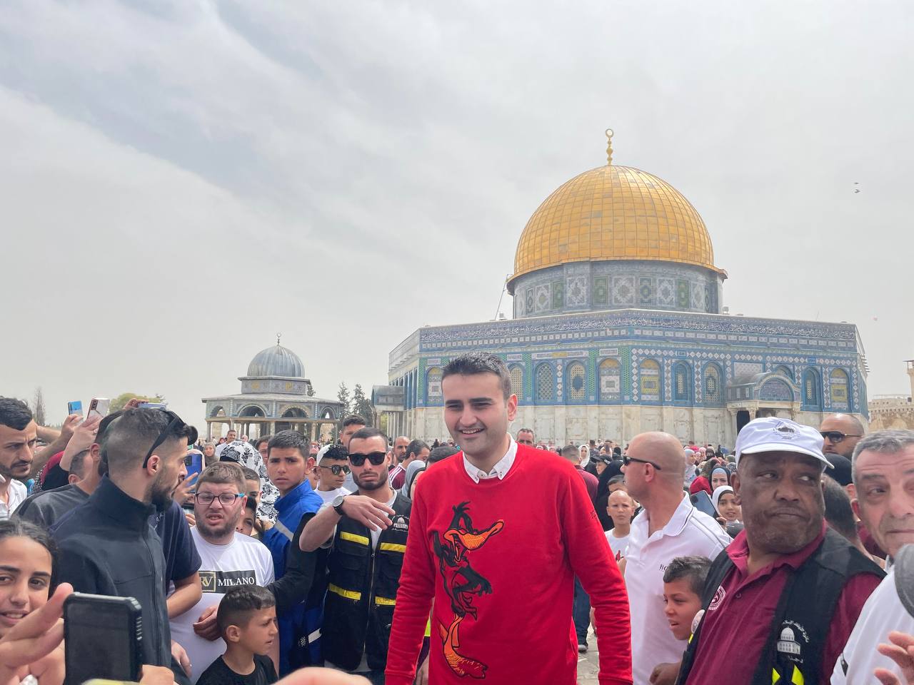 “بوراك” في المسجد الأقصى بالجمعة الأولى من رمضان.. صور أظهرت احتفاءً كبيراً بالشيف التركي