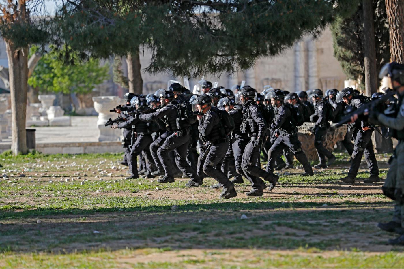 “اضطهاد الفلسطينيين كمهمّة دينية سيفجر انتفاضة جديدة”.. هل يخرج التوتر بالقدس عن سيطرة إسرائيل؟