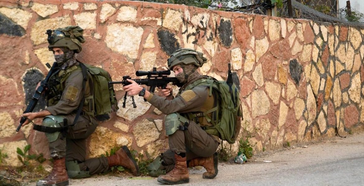 استشهاد فلسطيني بطعنة مستوطن إسرائيلي.. كان يدافع عن أرضه لمنع إقامة تجمُّع استيطاني عليها