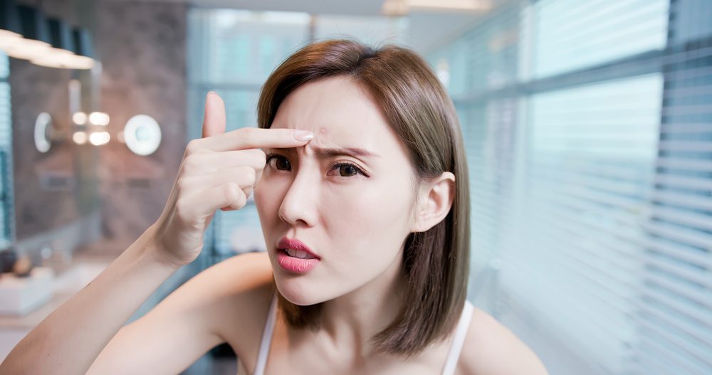 الصحة النفسية لها أساس كبير في تحديد كيف ننظر لملامحنا وأجسادنا - ShutterStock