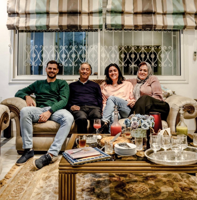 تويتر/ التونسية أنس جابر وعائلتها