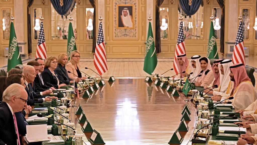 “هل ستعتذر لعائلة جمال خاشقجي؟”.. مراسل أمريكي يصدم ولي العهد السعودي بسؤال حول الصحفي الشهير (فيديو)
