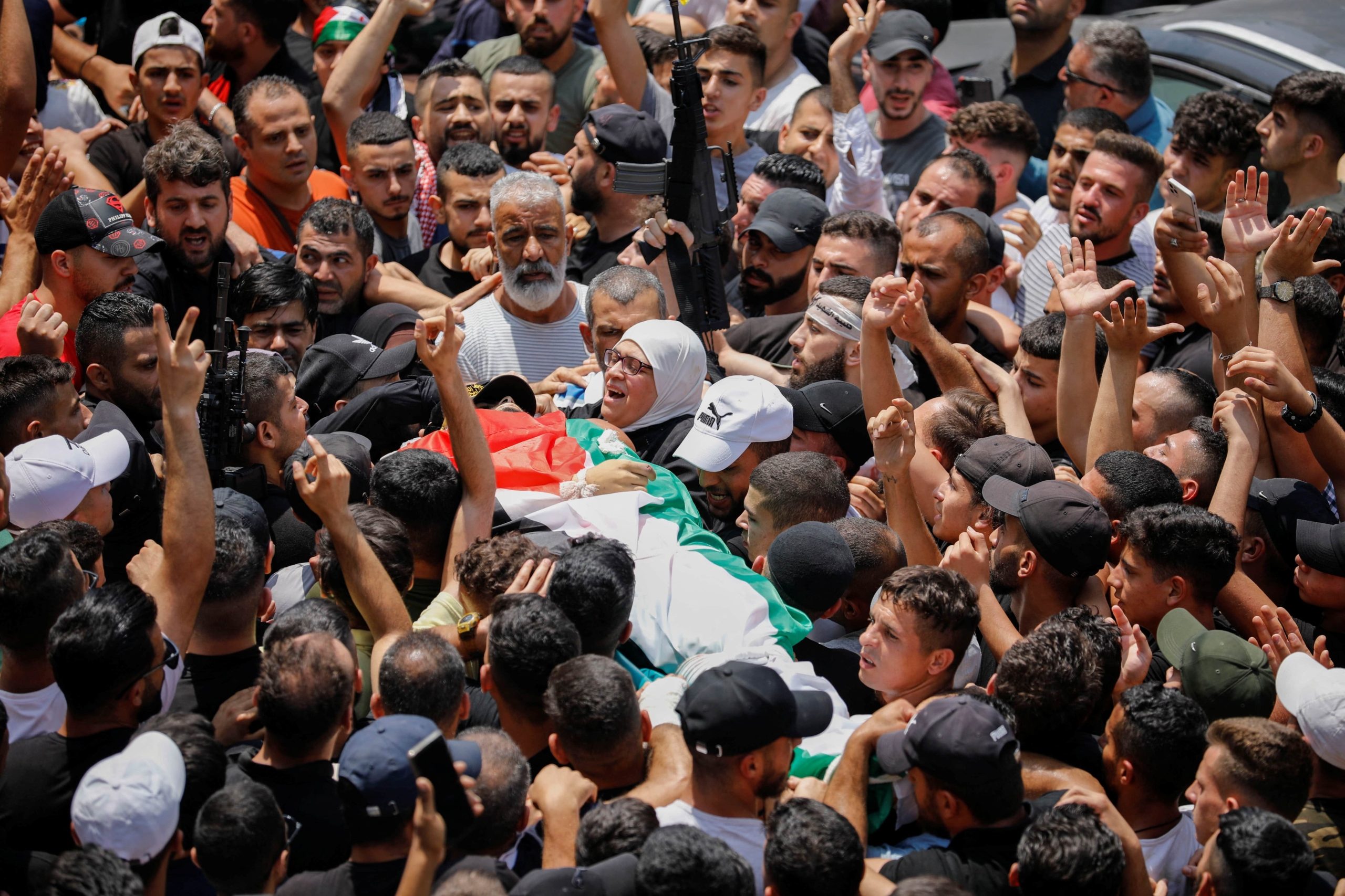 مذبحة رقمية ضد المنشورات الفلسطينية! ميدل إيست آي: منصات “ميتا” تستهدف الصحفيين وتحذف صور الشهداء