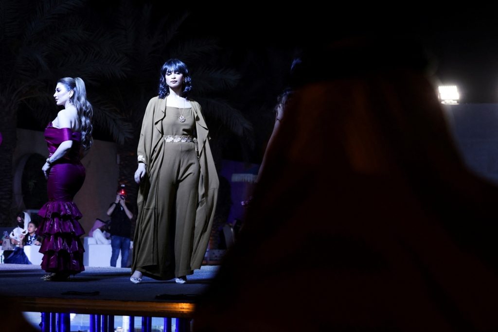 عرض أزياء عالمي في السعودية