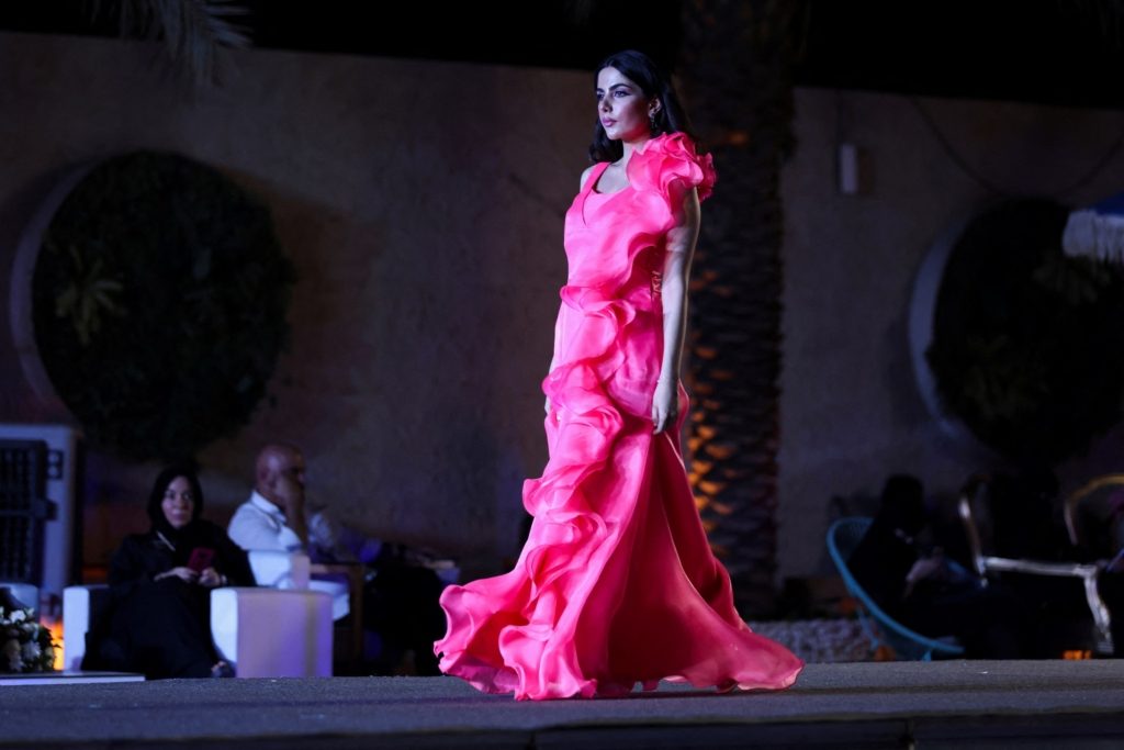 عرض أزياء عالمي في السعودية