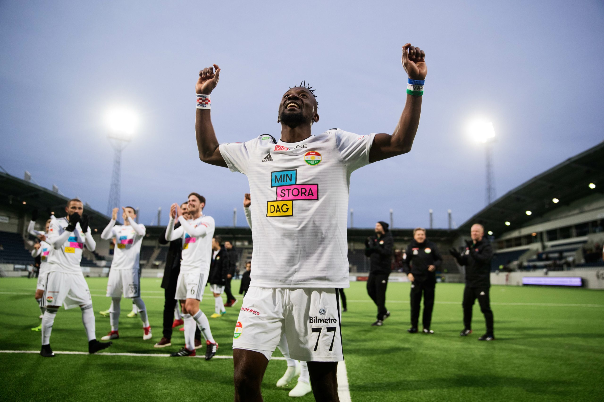 لاعب يكلّف شقيقه بحضور حفل زفافه - gettyimages