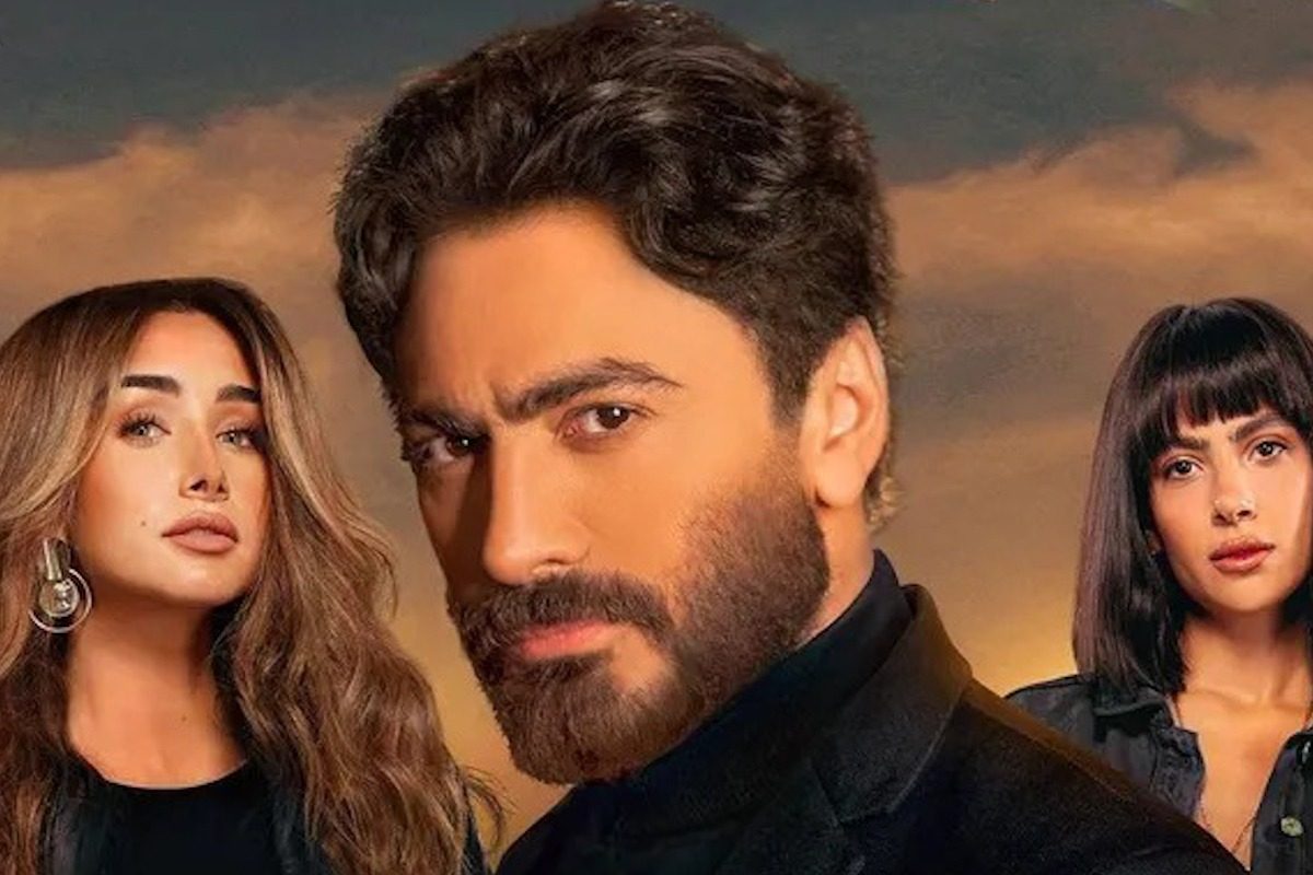 الكثير من الأحضان والرومانسية المبتذلة.. هل يعيش تامر حسني أزمة منتصف العمر في فيلمه “بحبك”؟!