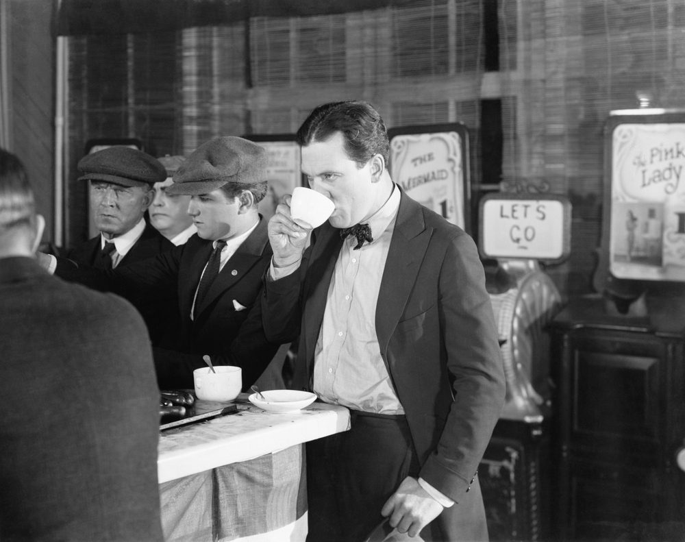 أسباب حظر مشروب القهوة عبر التاريخ