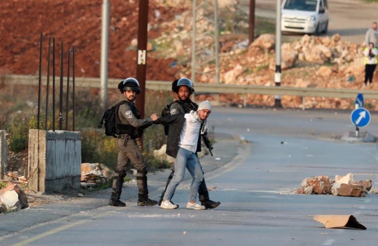 جيش الاحتلال أصاب عشرات الفلسطينيين خلال مواجهات بمخيم جنين/ الأناضول