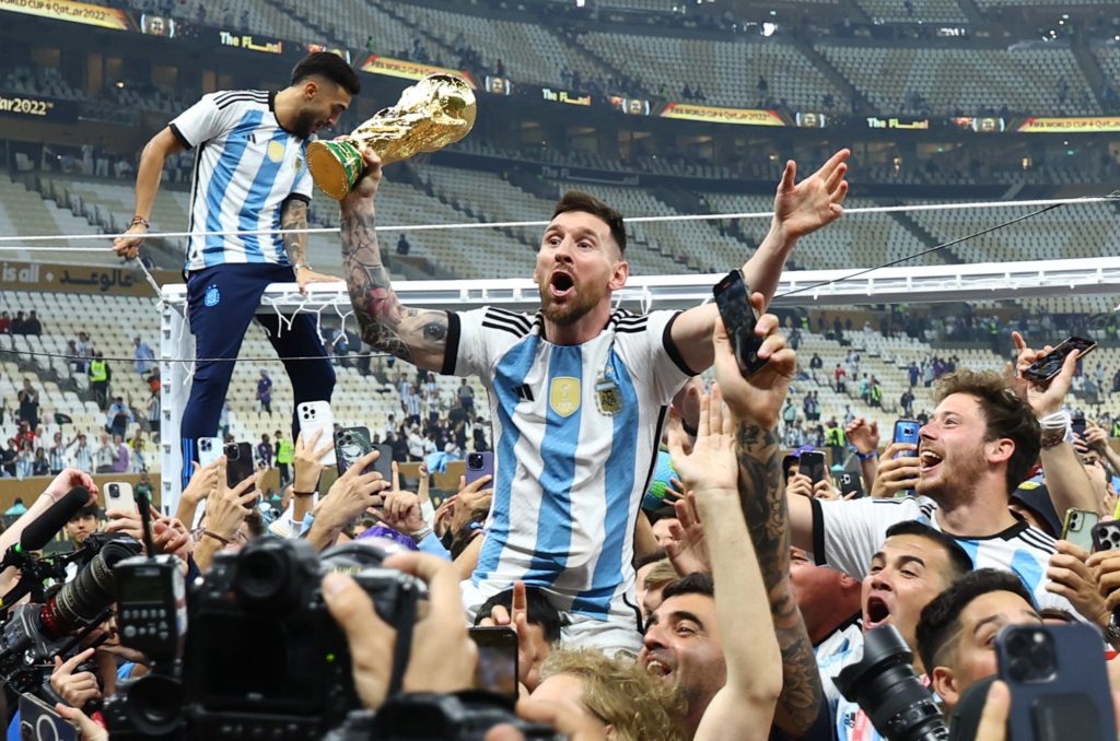 رويترز/ الرئيس التركي رجب طيب أردوغان يهنئ الأرجنتين بفوزها بكأس العالم 2022