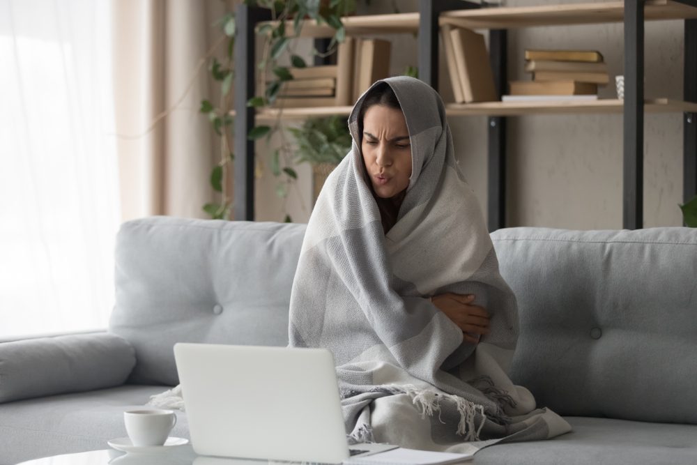 الجو البارد كثيراً ما يسبب ألم الرأس والجيوب الأنفية - Shutterstock