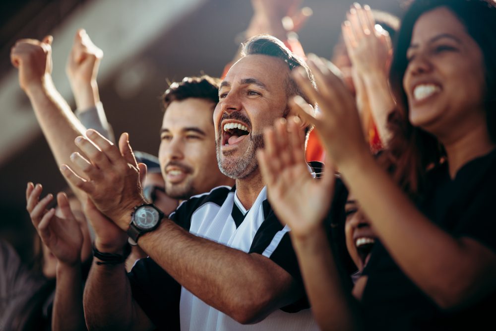 يمكن للمشجعين أن يشاركوا في التصويت من حول العالم لاختيار رجل المباراة - ShutterStock