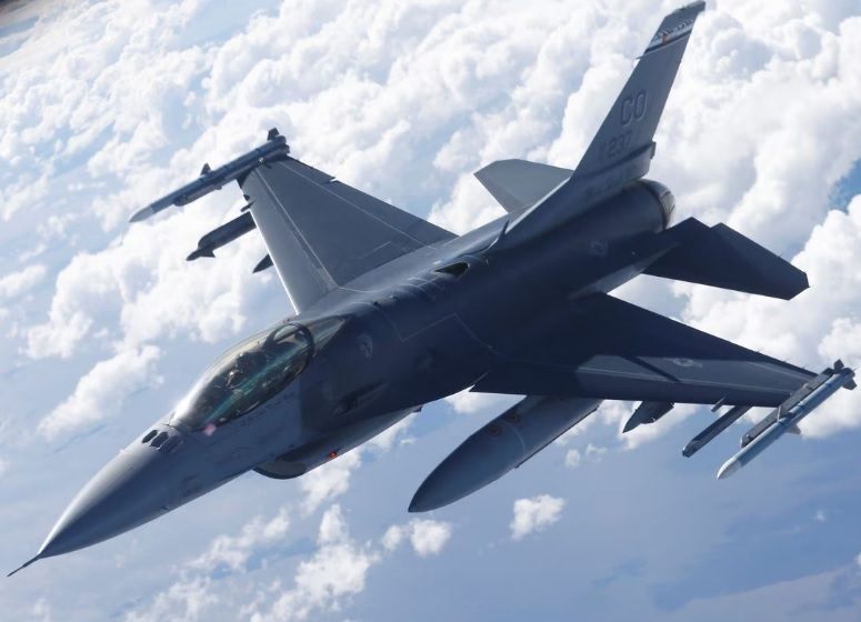بوليتيكو: ضغوط سرية على البنتاغون لتسليم مقاتلات “F-16” لأوكرانيا، والقرار قد يستغرق أسابيع