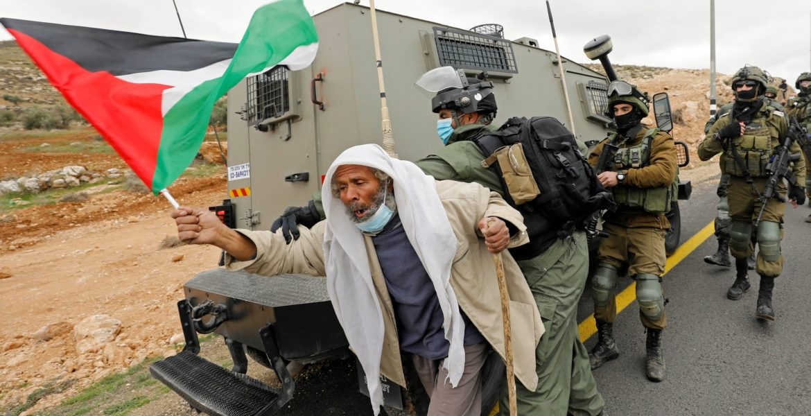 هآرتس: الاحتلال يستعد لإجلاء سكان 8 قرى فلسطينية.. يعتزم تحويلها إلى معسكر تدريب منتظم للجيش
