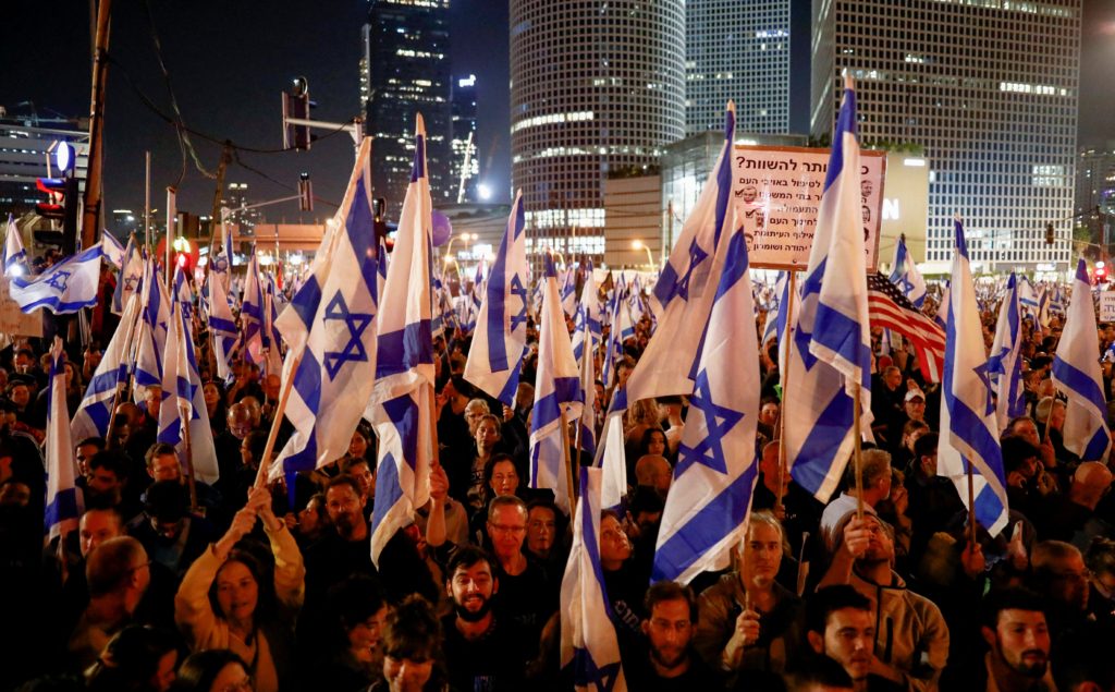 مظاهرات في إسرائيل ضد الثورة القانونية التي تريدها الحكومة الجديدة