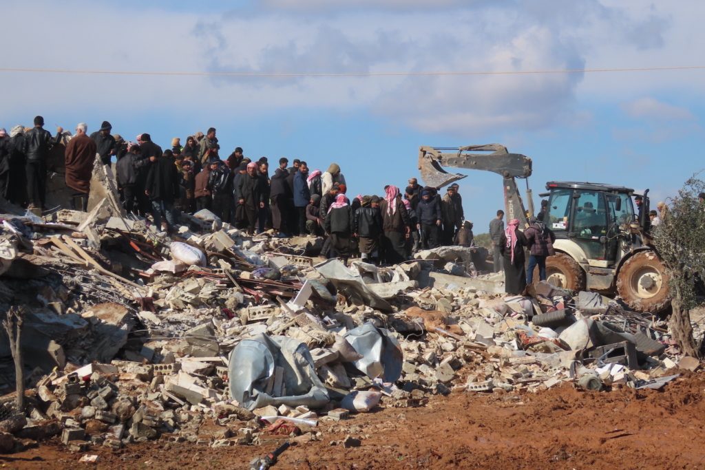 أوضاع إنسانية صعبة بعد الزلزال في مناطق الشمال السوري - خاص عربي بوست