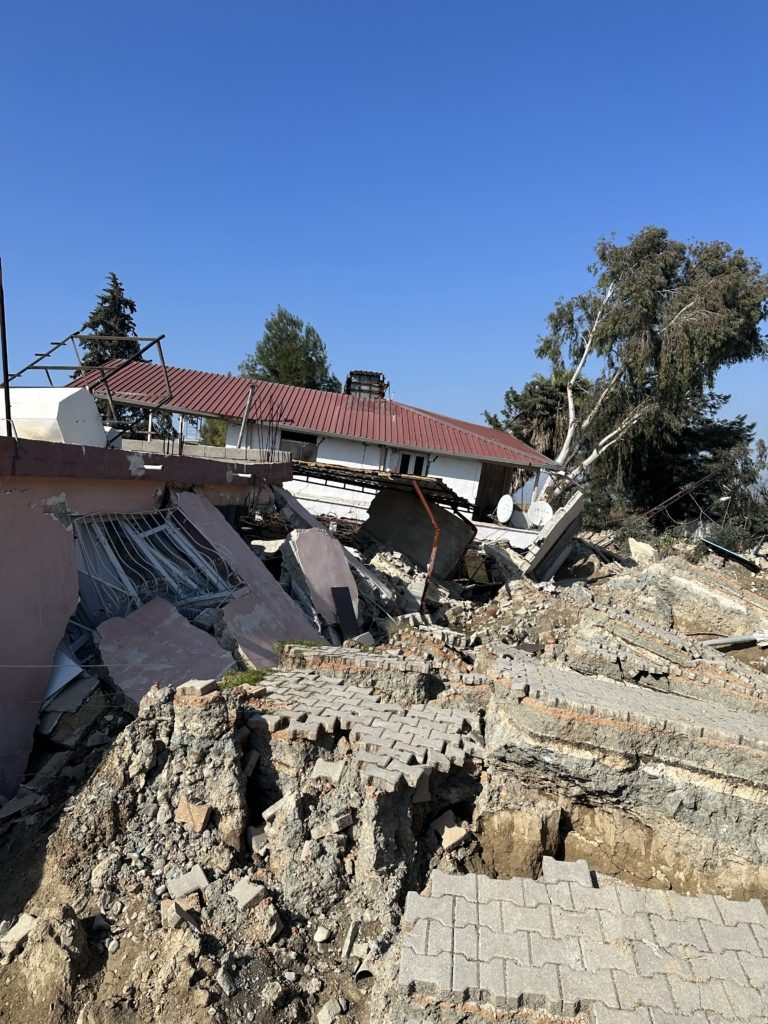 انزياح المنازل في نهر العاصي - عربي بوست