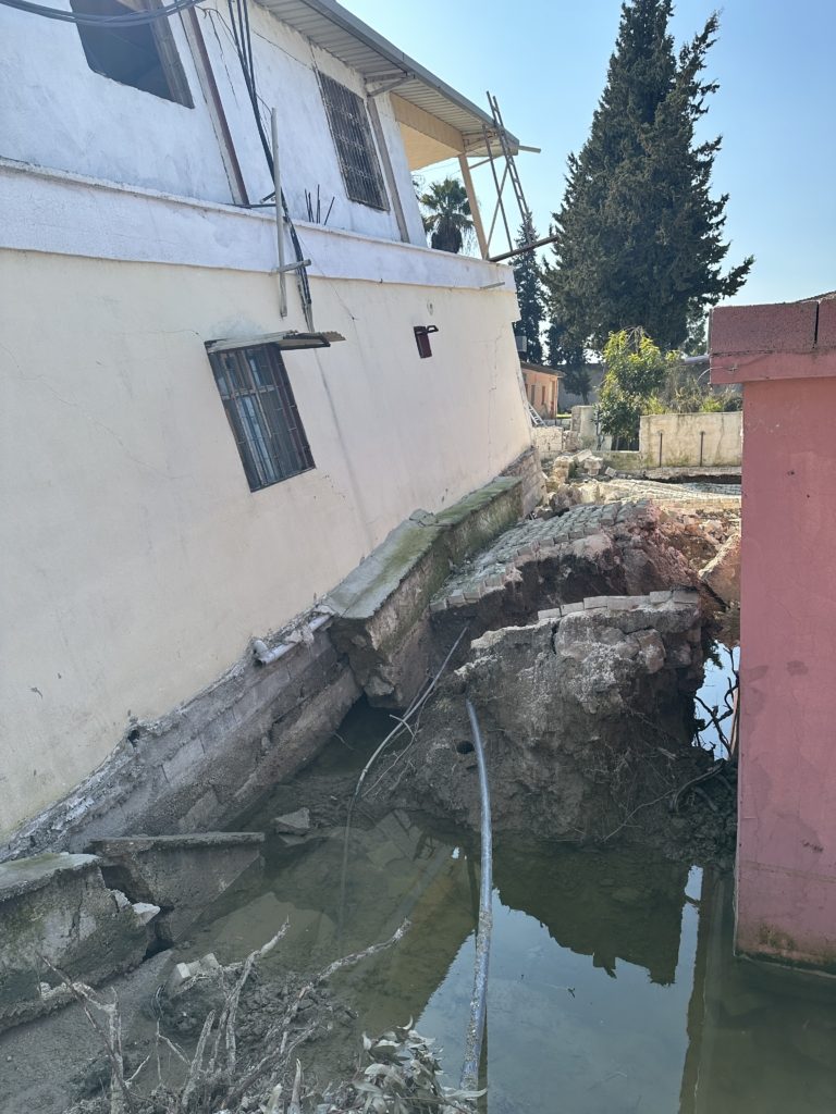 انزياح المنازل في نهر العاصي - عربي بوست