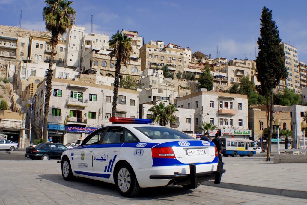 الأردن مقتل طفل بالتبني 
