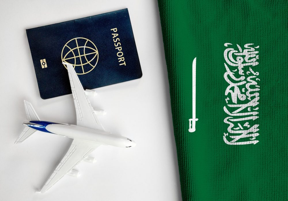 دول تطلب تصريح سفر أو فيزا الكترونية / Shutterstock