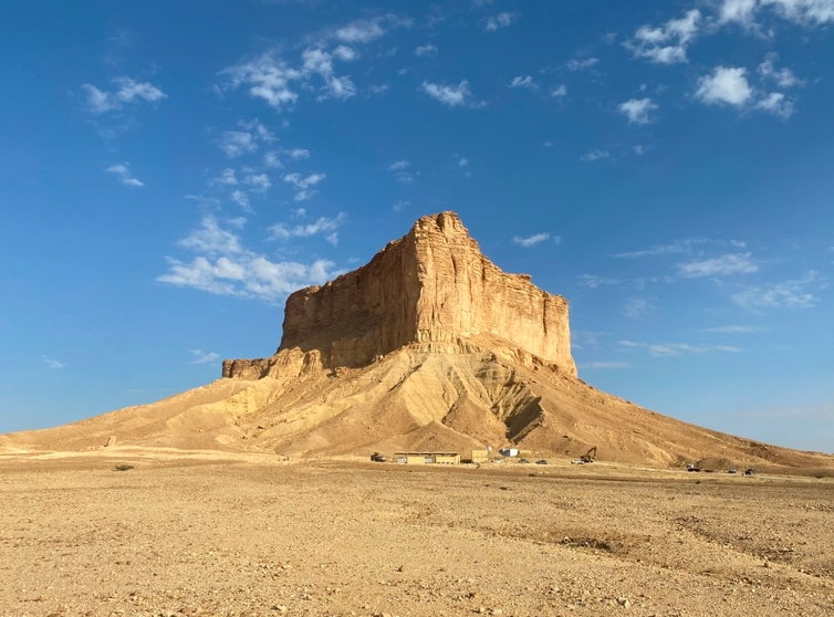 صورة من مكان بعيد لكاف الجنون | مواقع التواصل