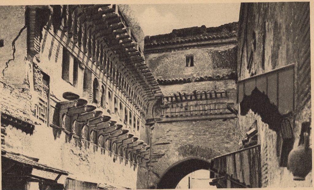 الساعة المائية البوعنانية