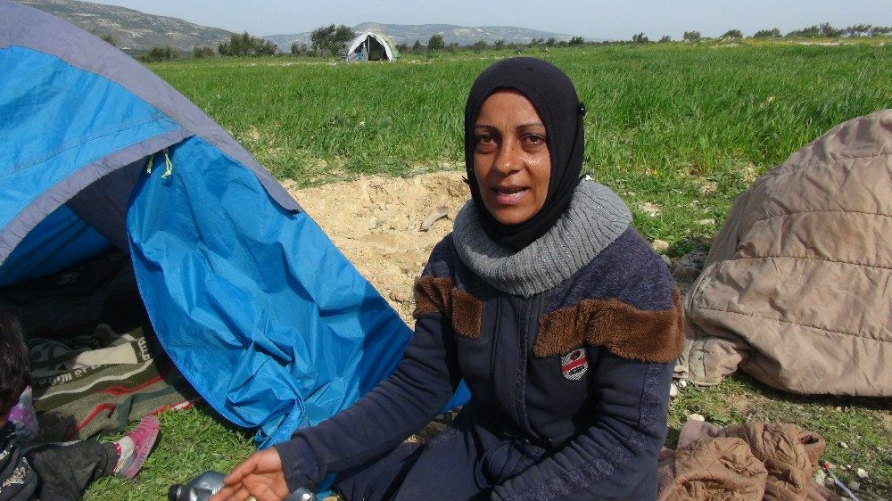 لاجئة سورية تحكي معاناتها مع الزلزال والسيول