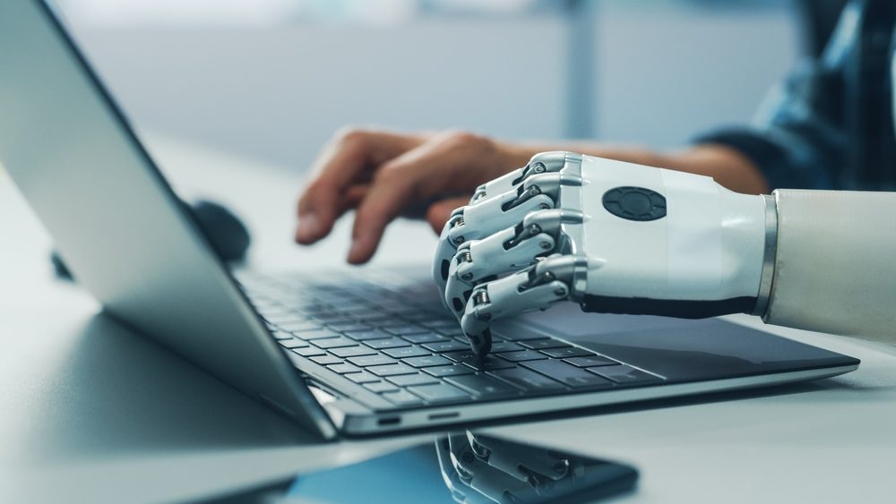 أدوات ذكاء اصطناعي مجانية في الكثير من المجالات/ shutterstock