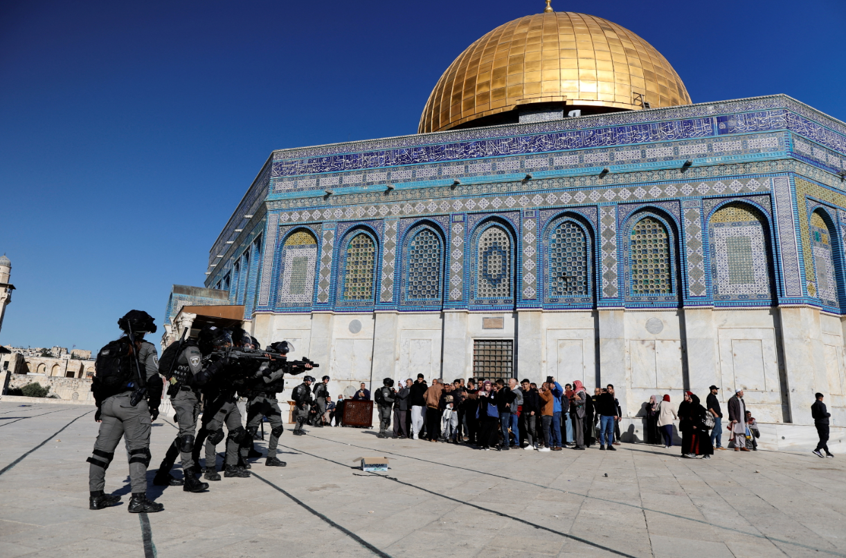 جنود الاحتلال الإسرائيلي يقتحمون المسجد الأقصى/رويترز، أرشيفية