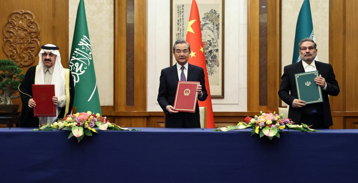 السعودية وإيران توقعان الاتفاق برعاية الصين/ رويترز