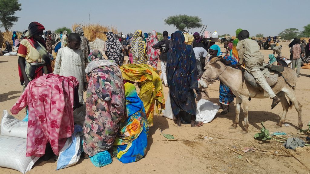 نازحون يهربون من جحيم الحرب في السودان، رويترز