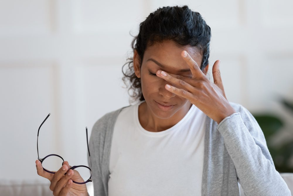 يتسبب الوهن العضلي في تشوف النظر / Shutterstock